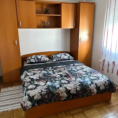 Apartment Kristina *