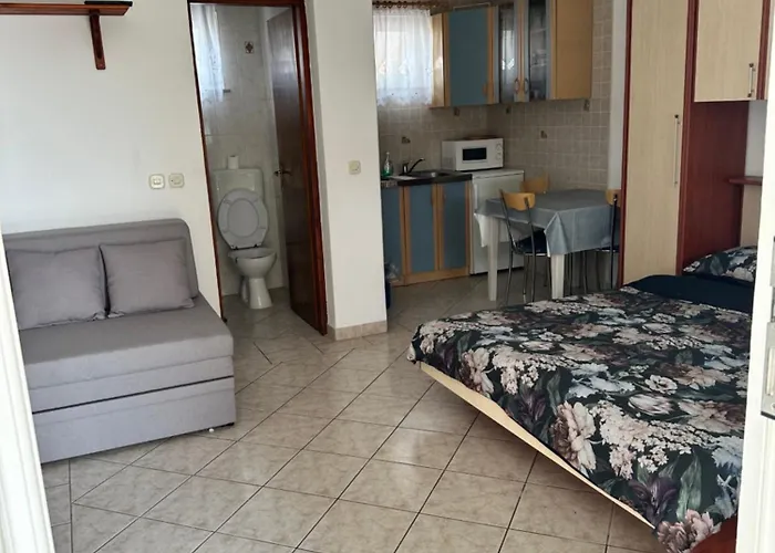 Kristina Apartman Vir