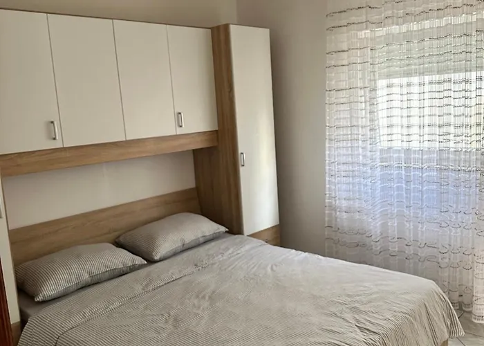 Kristina Apartman Vir
